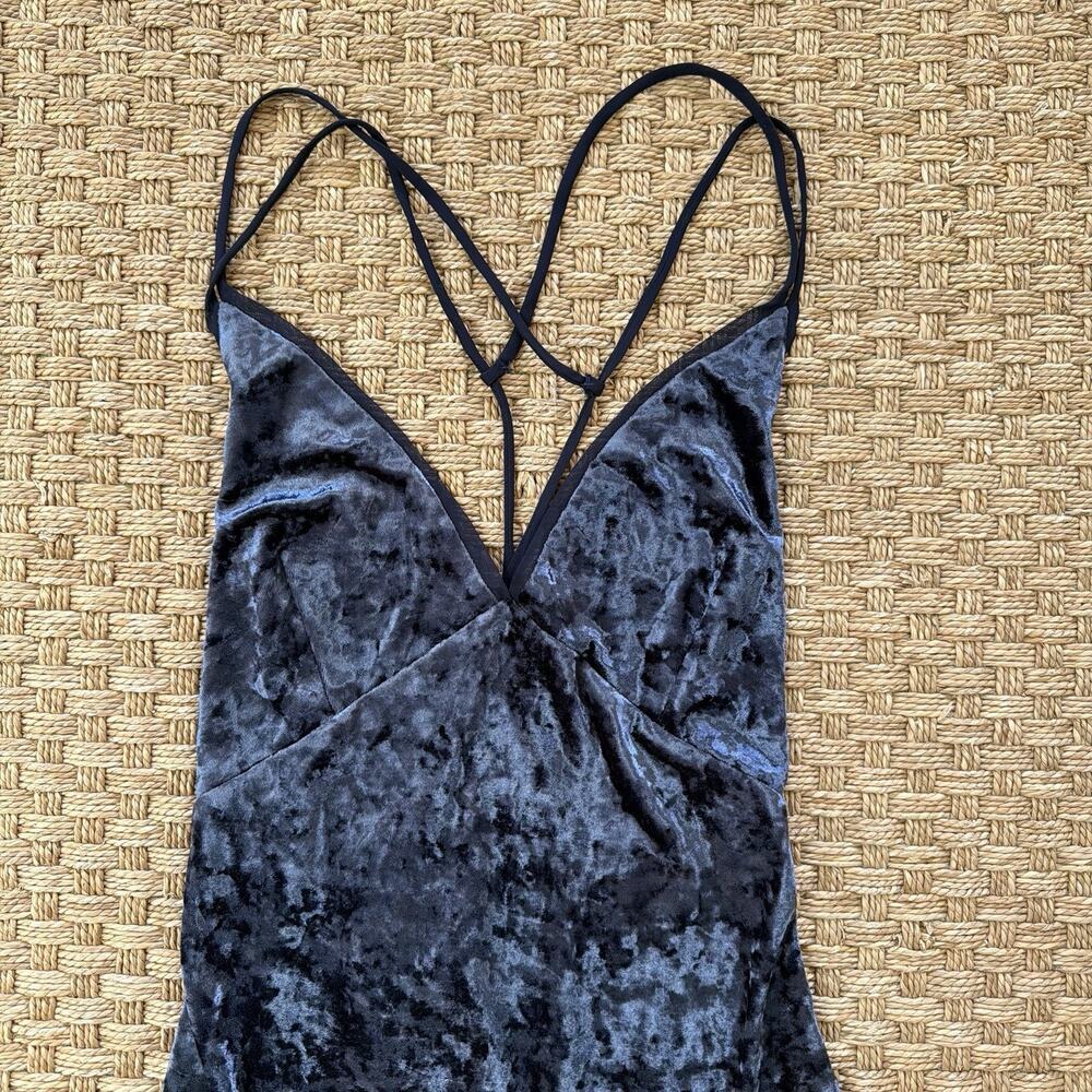 NWT Paper Crane Crushed Velvet Navy Blue Slip Dress Women’s Size Small - Picture 9 of 15